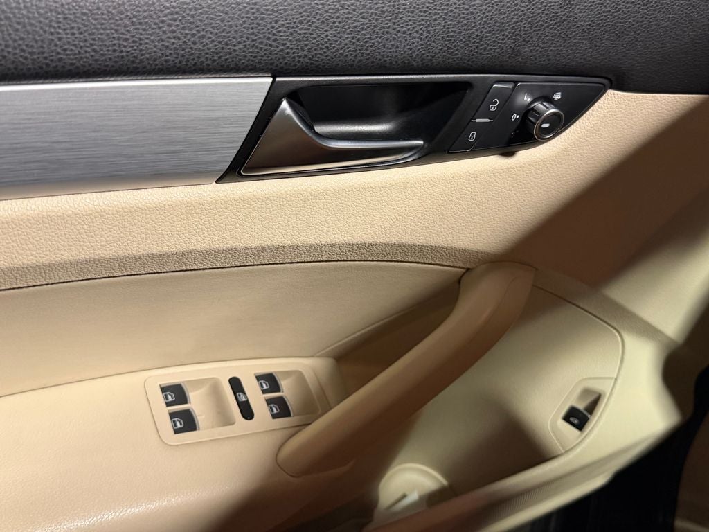 2013 Volkswagen Passat 2.5 SE