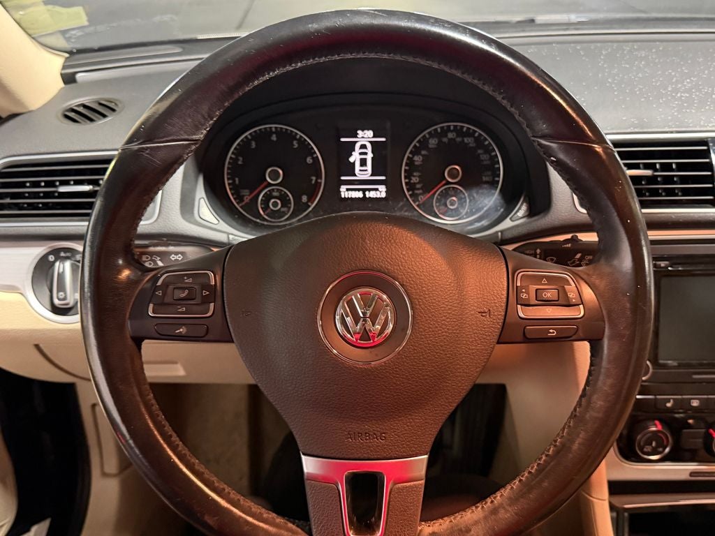 2013 Volkswagen Passat 2.5 SE