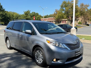 2017 Toyota Sienna XLE 8 Passenger