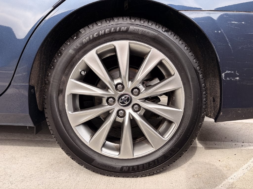 2016 Toyota Camry Hybrid XLE
