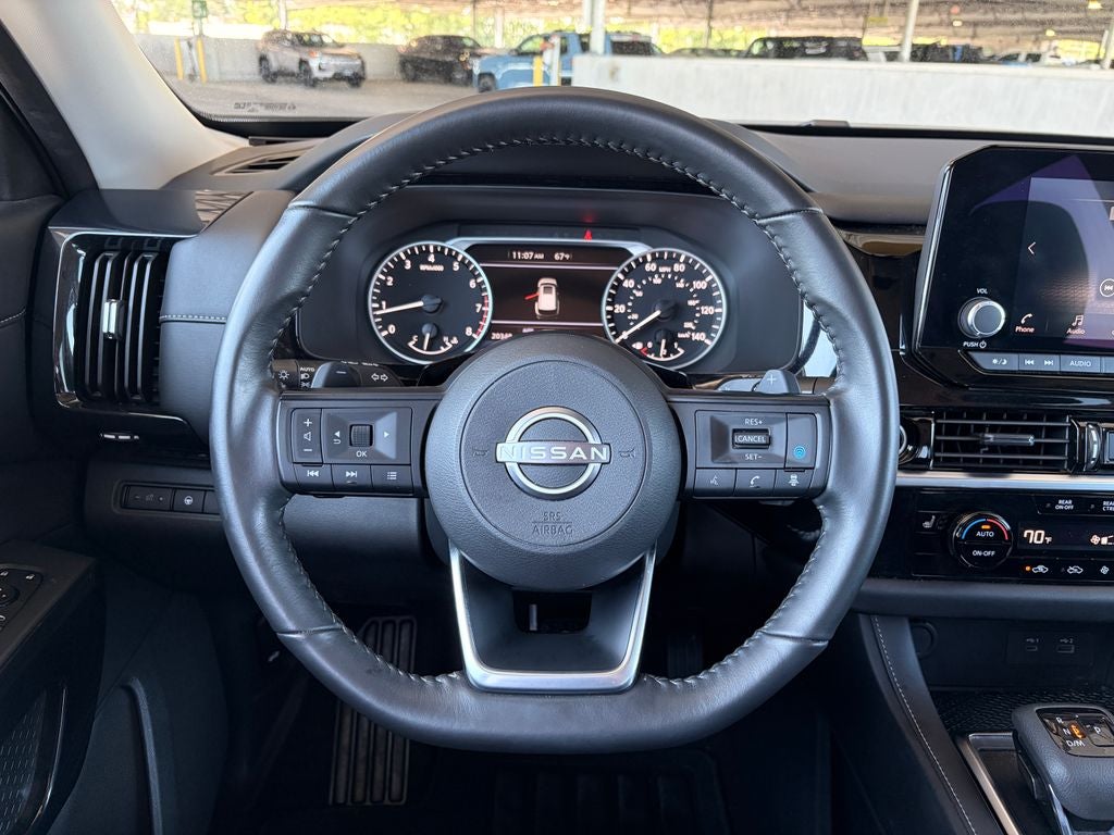 2024 Nissan Pathfinder SV