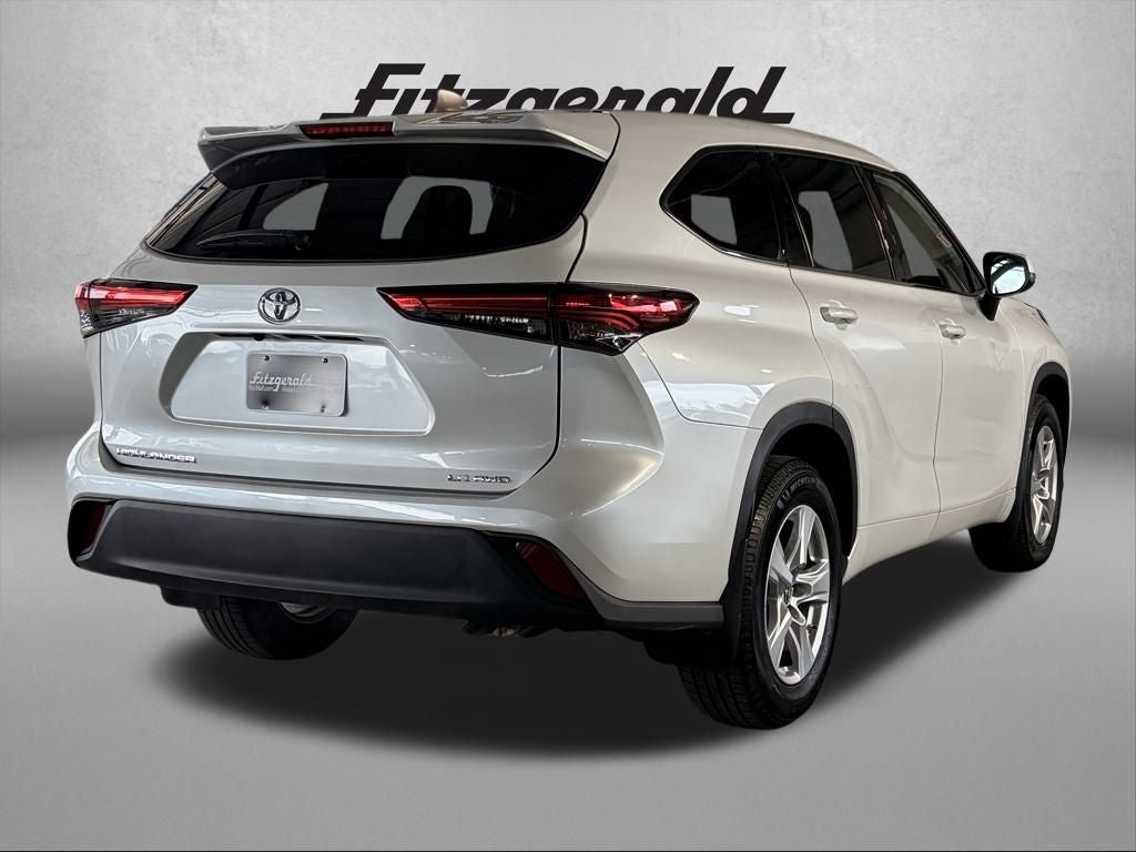2022 Toyota HIGHLANDER LE