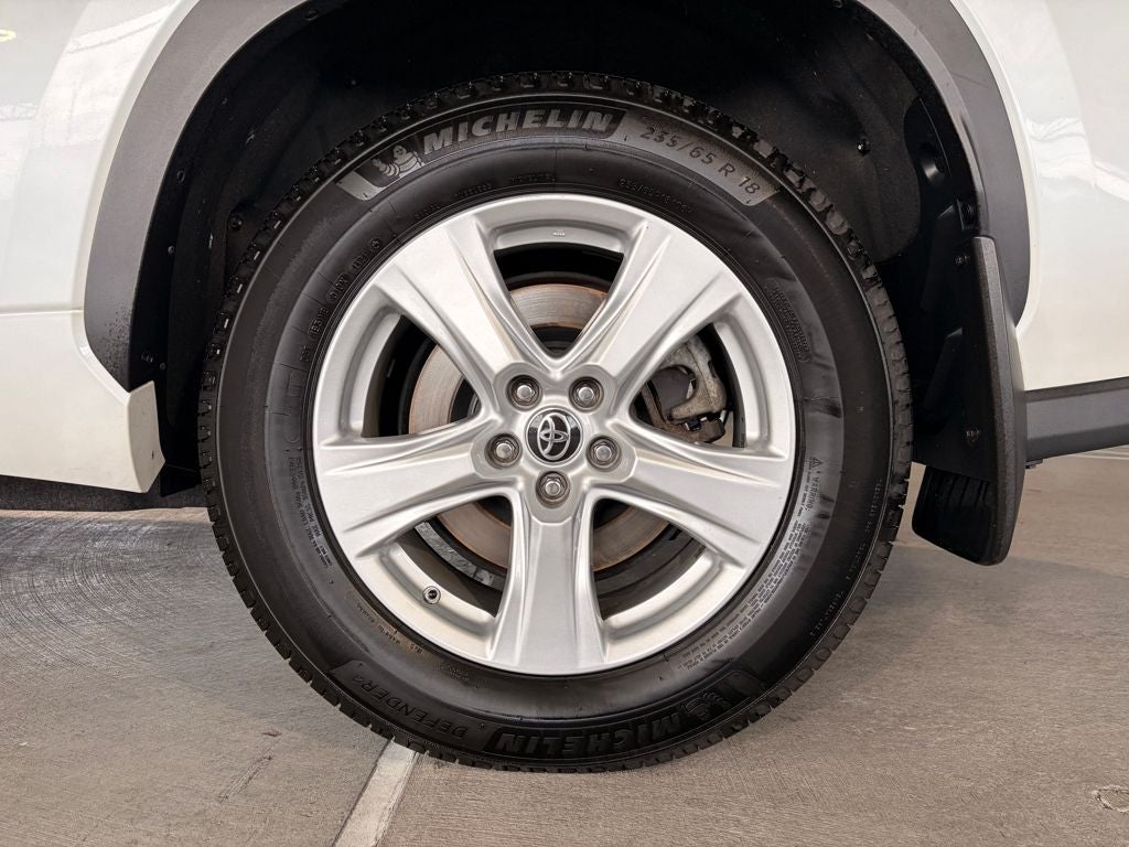 2022 Toyota HIGHLANDER LE