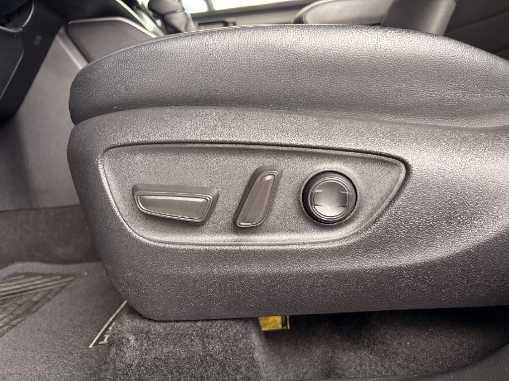 2025 Toyota Highlander Hybrid XLE