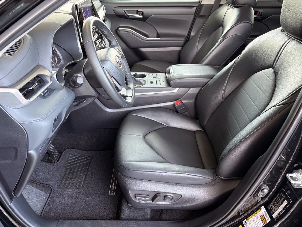 2025 Toyota Highlander XLE
