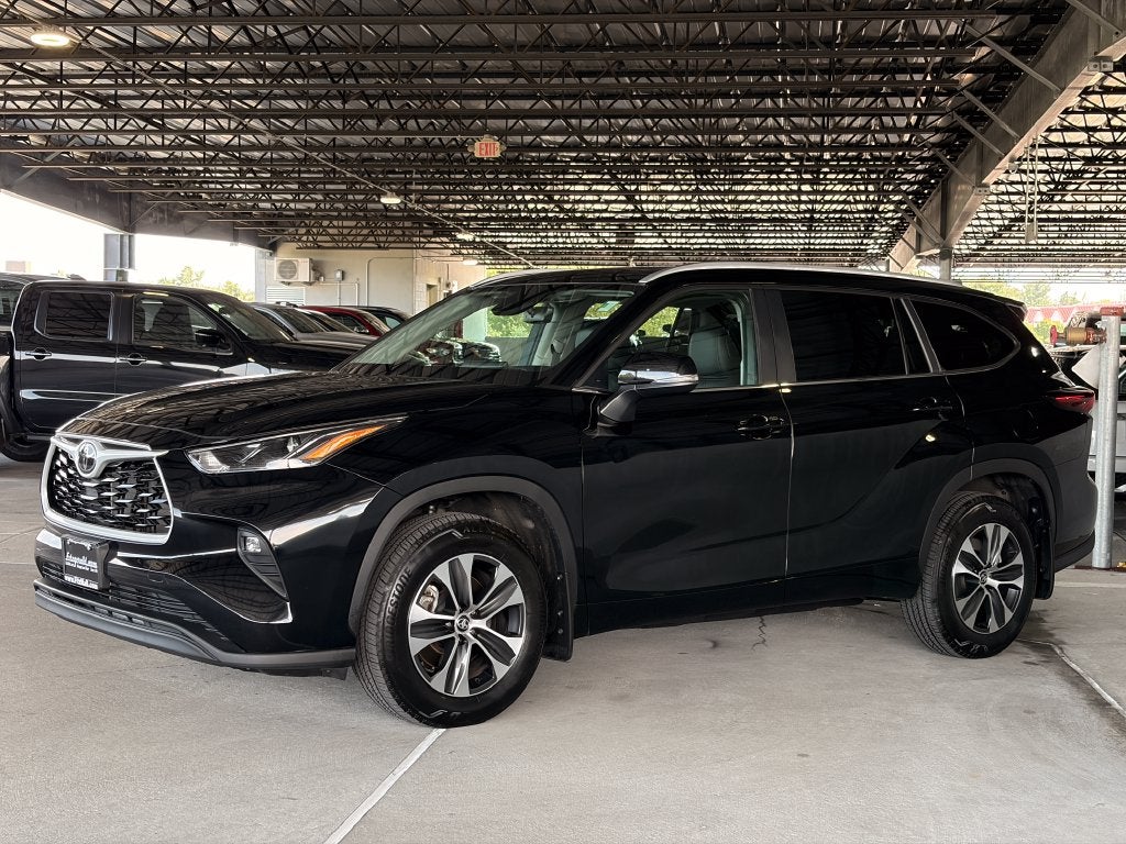 2025 Toyota Highlander XLE