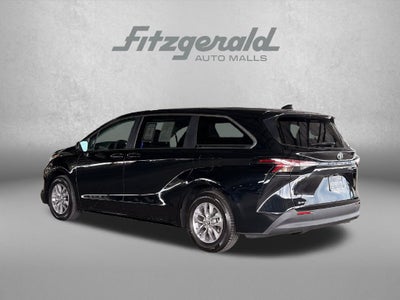 2026 Toyota Sienna LE 7 Passenger