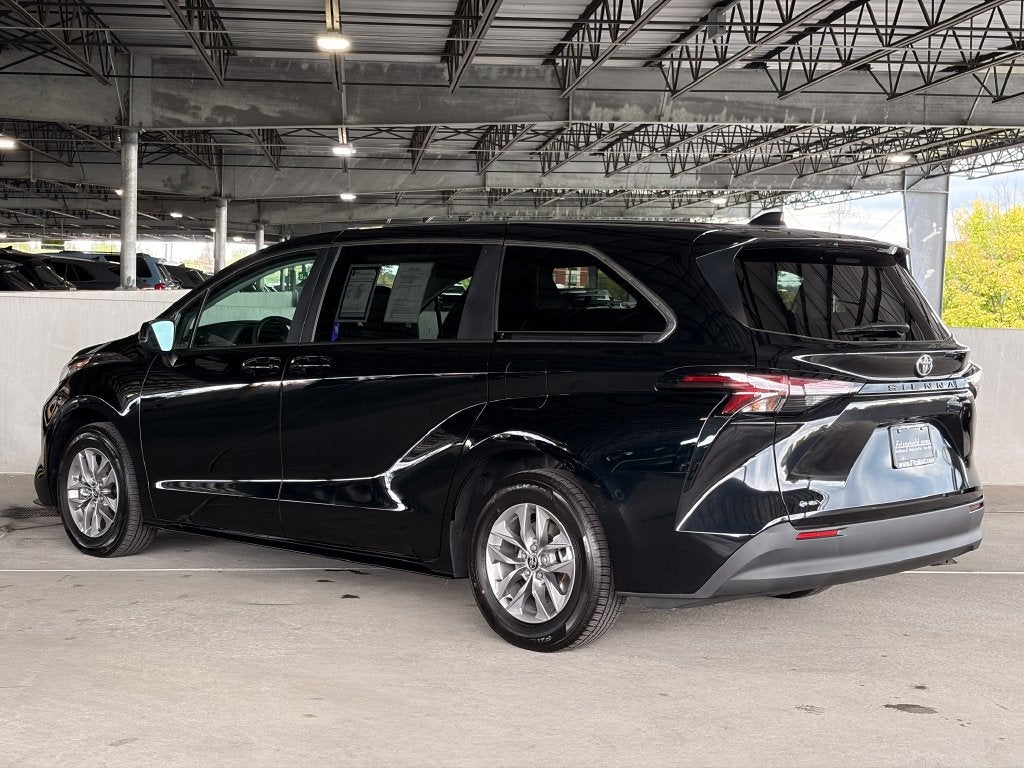 2026 Toyota Sienna LE 7 Passenger