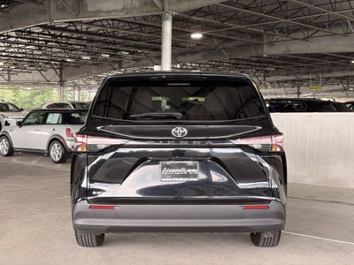 2026 Toyota Sienna LE 7 Passenger