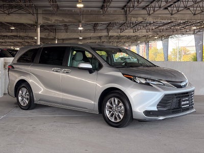 2025 Toyota Sienna LE 8 Passenger