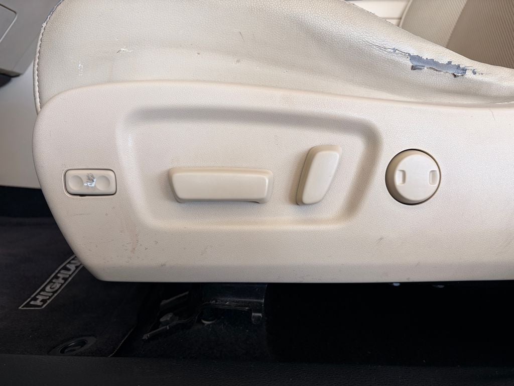 2015 Toyota HIGHLANDER Limited Platinum V6