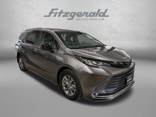 2022 Toyota SIENNA XLE XLE