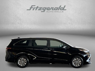 2024 Toyota SIENNA XLE XLE 8 Passenger