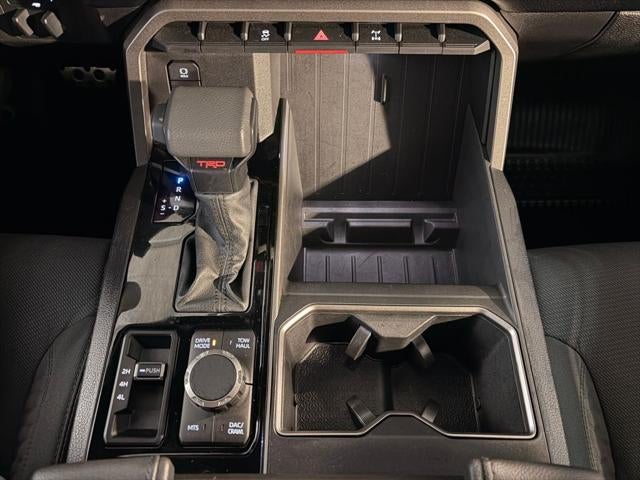 2025 Toyota TUNDRA 4X4 SR5