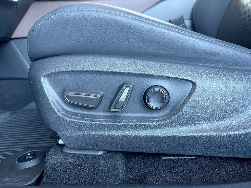 2023 Toyota Toyota Crown Limited