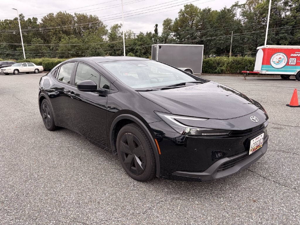 2025 Toyota Prius LE