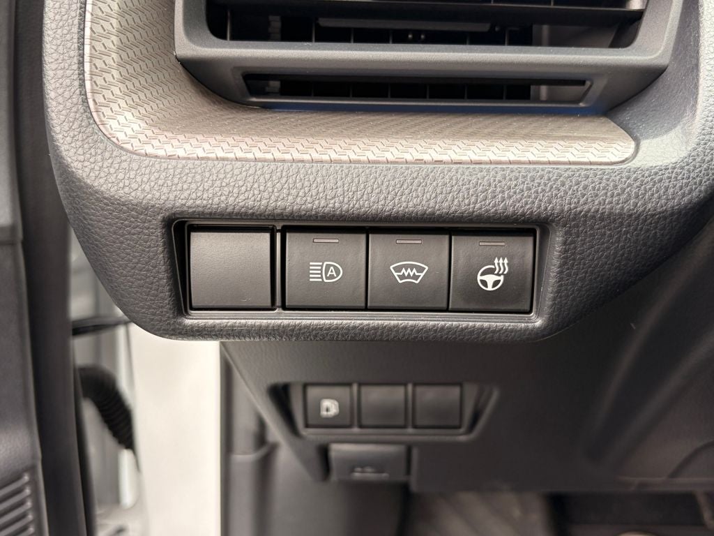 2024 Toyota PRIUS XLE