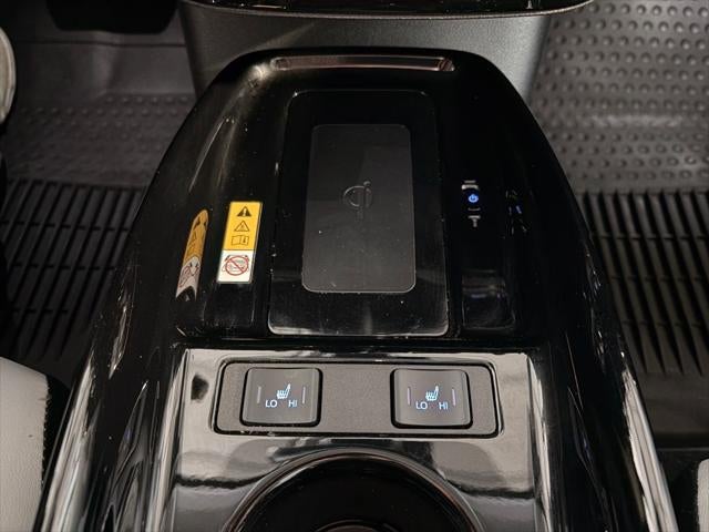 2022 Toyota PRIUS XLE AWD-e