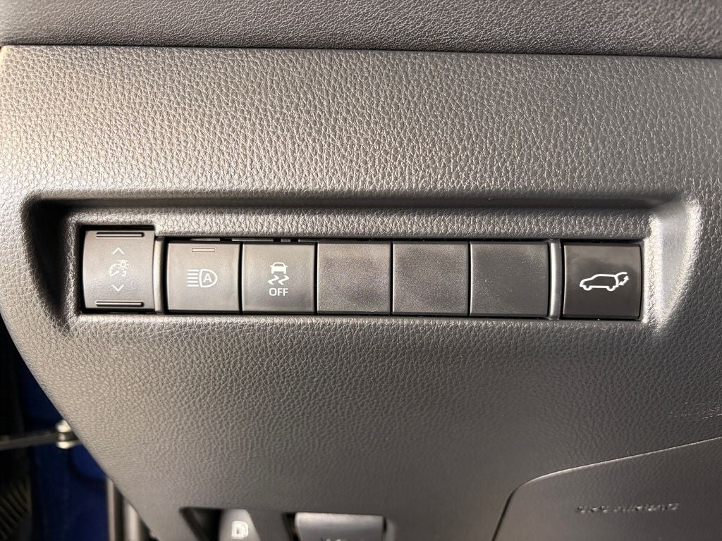 2024 Toyota Venza LE