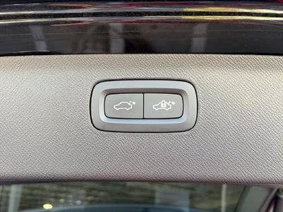 2025 Volvo XC90 B5 Core