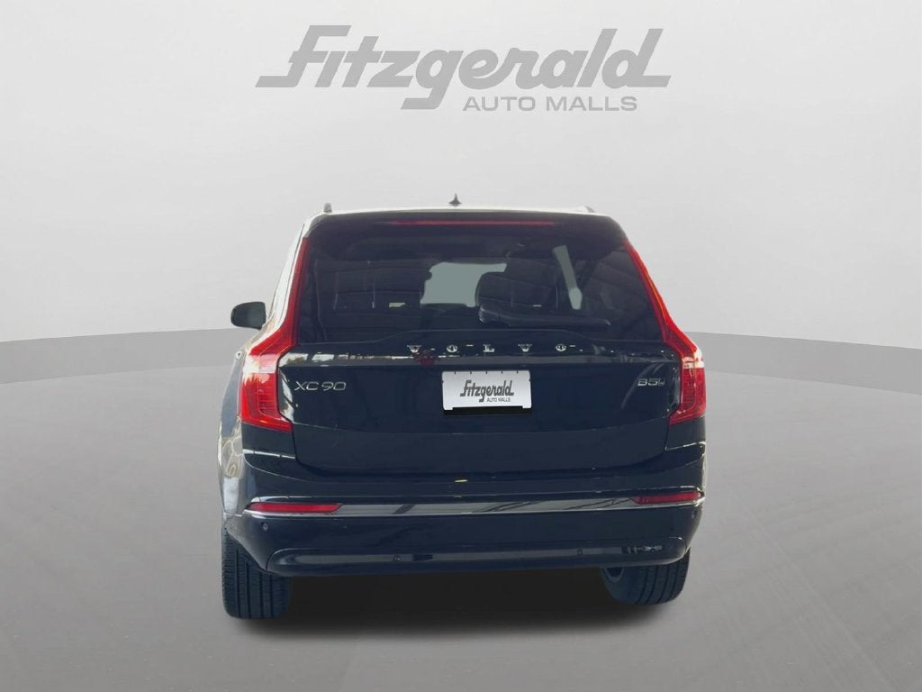 2025 Volvo XC90 B5 Core