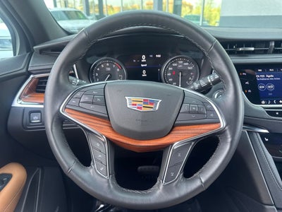 2022 Cadillac XT5 Premium Luxury