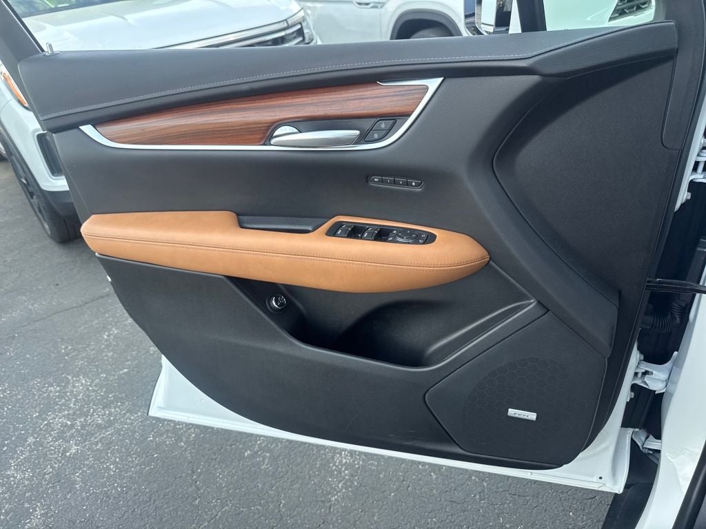 2022 Cadillac XT5 Premium Luxury