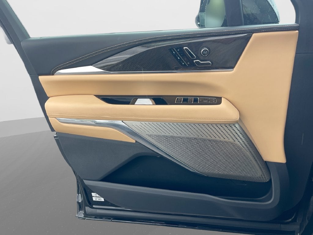 2025 Cadillac ESCALADE IQ Luxury 2