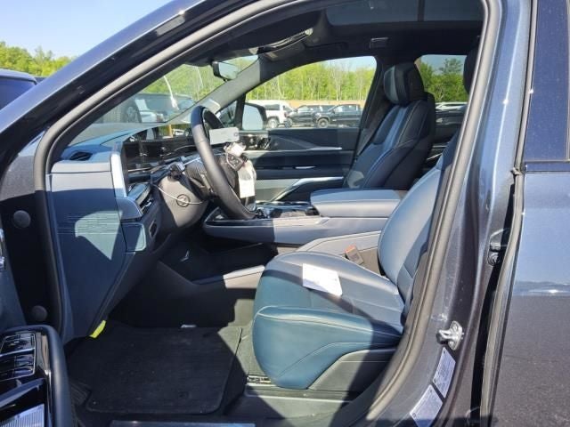2025 Cadillac ESCALADE IQ Luxury 2