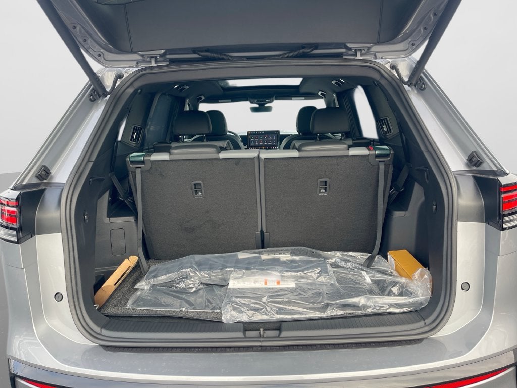 2027 Volkswagen Atlas SEL Premium R-Line