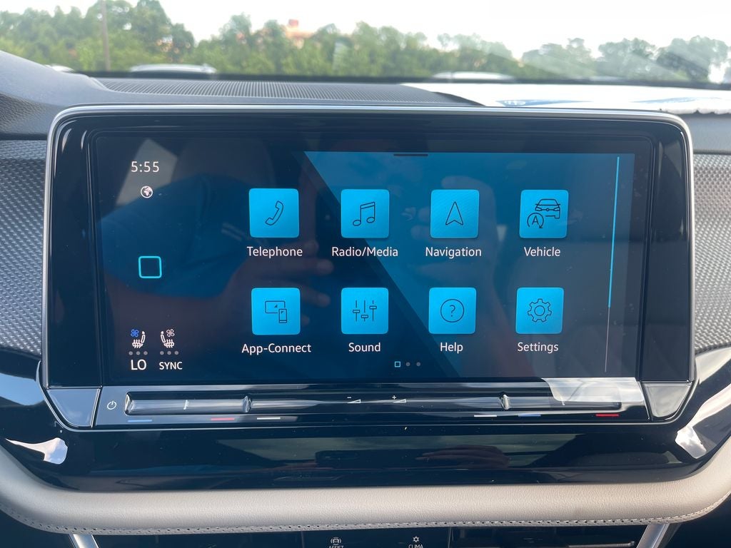 2026 Volkswagen Atlas Cross Sport 2.0T SEL Premium R-Line