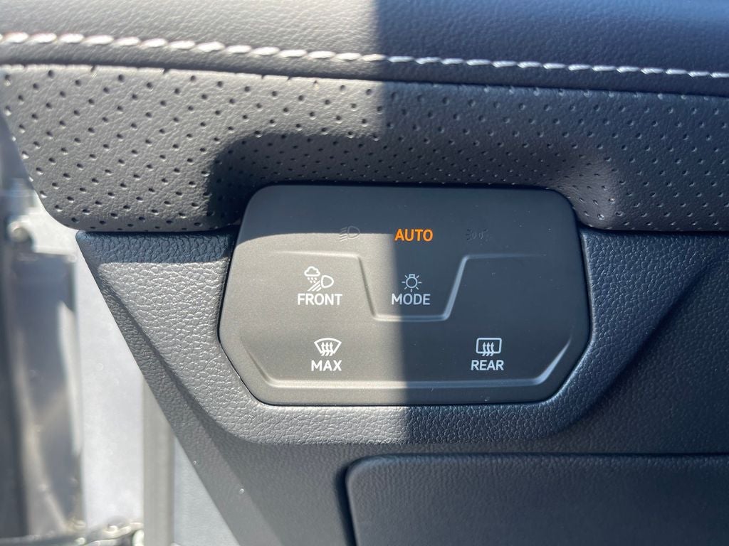 2025 Volkswagen Atlas Cross Sport 2.0T SEL Premium R-Line