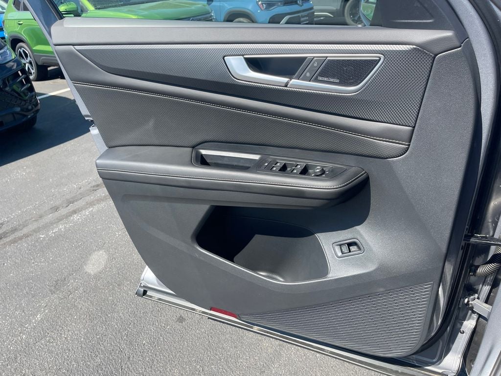 2025 Volkswagen Atlas Cross Sport 2.0T SEL Premium R-Line