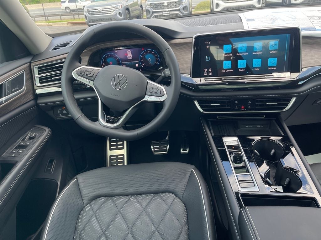 2026 Volkswagen Atlas 2.0T SEL Premium R-Line