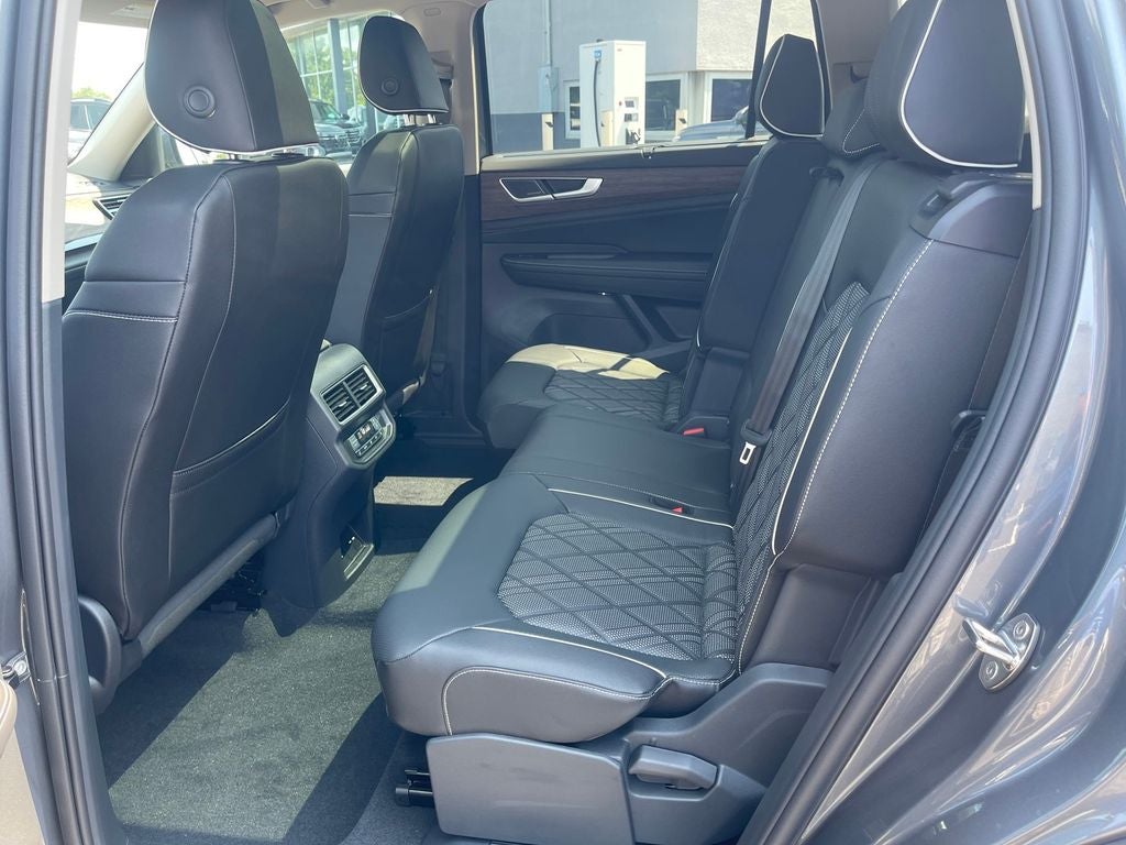 2025 Volkswagen Atlas 2.0T SEL Premium R-Line