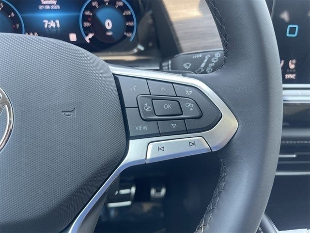 2025 Volkswagen Atlas 2.0T SEL Premium R-Line