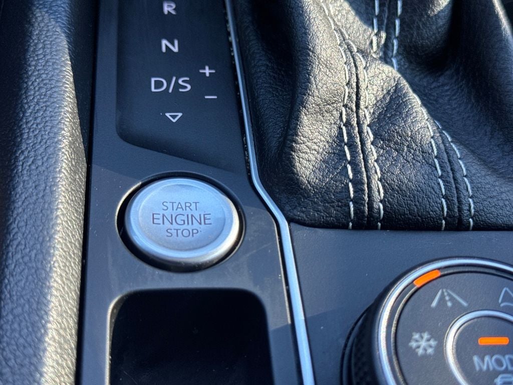 2022 Volkswagen Atlas 3.6L V6 SEL Premium R-Line