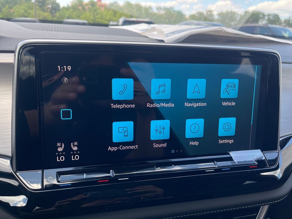 2026 Volkswagen Atlas Cross Sport 2.0T SE w/Technology