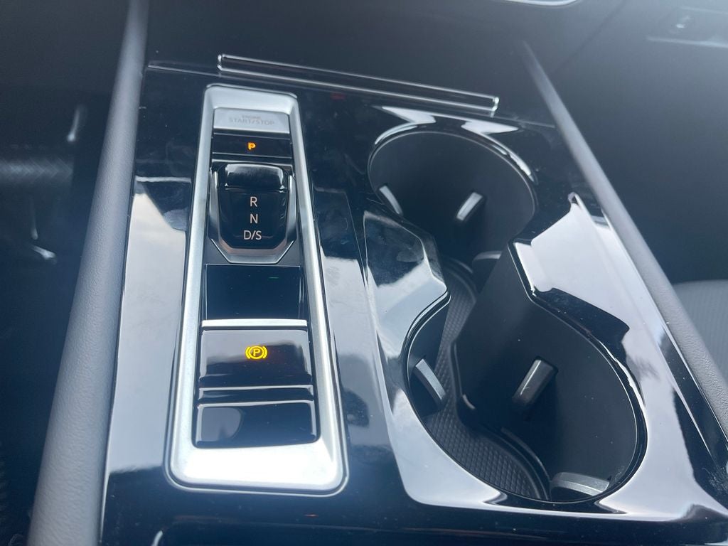 2025 Volkswagen Atlas Cross Sport 2.0T SE w/ Technology