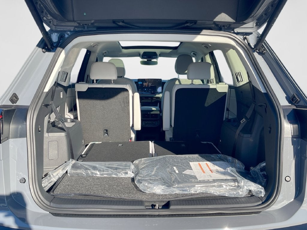 2027 Volkswagen Atlas SE w/Technology