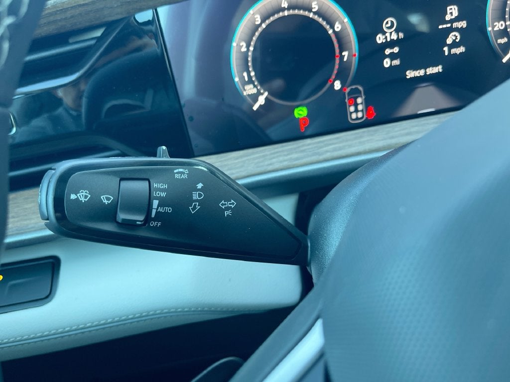 2027 Volkswagen Atlas SE w/Technology