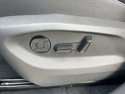 2027 Volkswagen Atlas SE w/Technology
