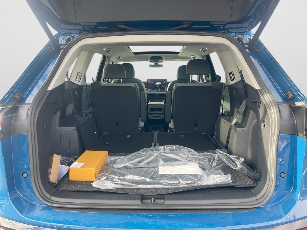2027 Volkswagen Atlas SE w/Technology