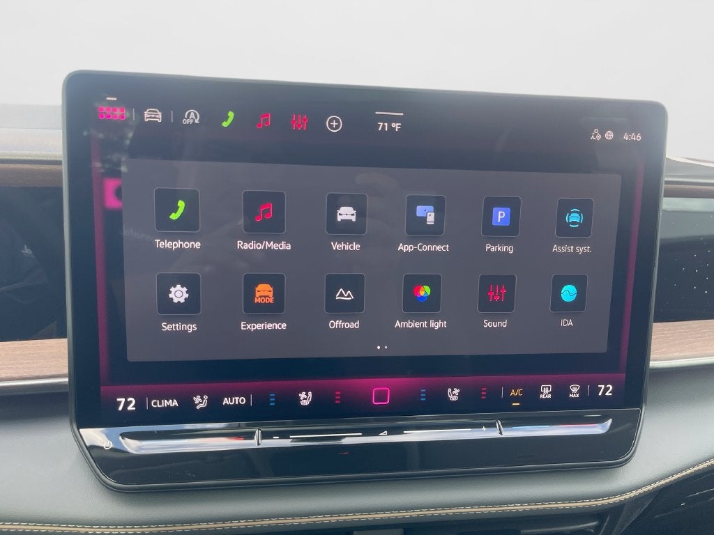 2027 Volkswagen Atlas SE w/Technology