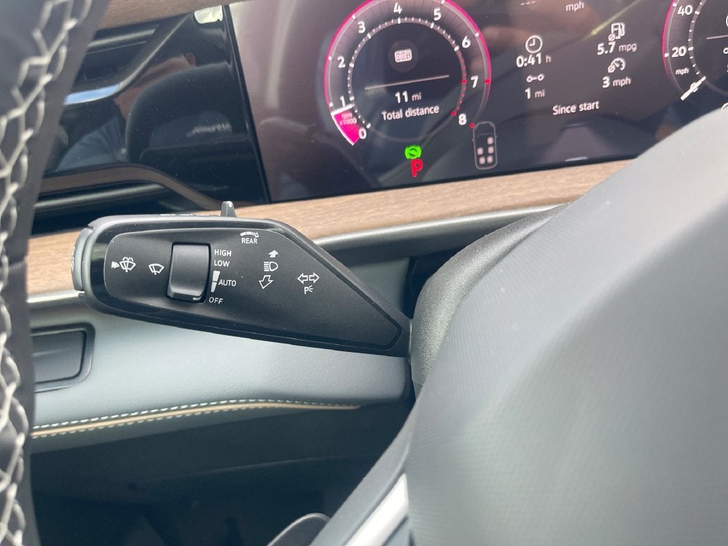 2027 Volkswagen Atlas SE w/Technology