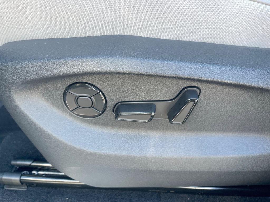 2027 Volkswagen Atlas SE w/Technology