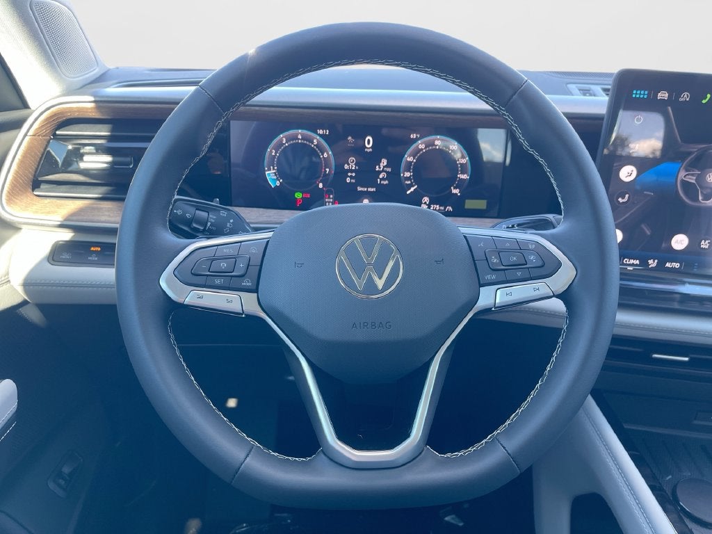 2027 Volkswagen Atlas SE w/Technology
