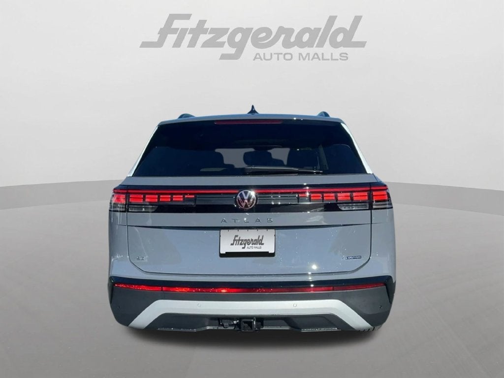 2027 Volkswagen Atlas SE w/Technology