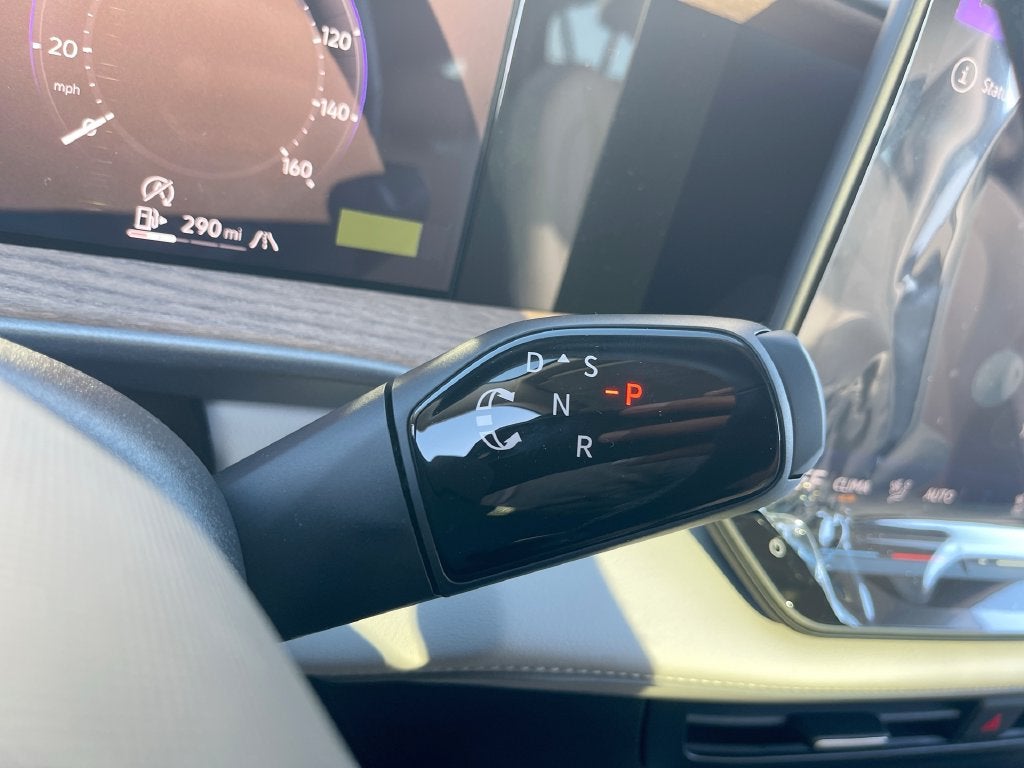 2027 Volkswagen Atlas SE w/Technology