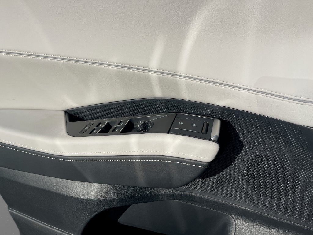 2027 Volkswagen Atlas SE w/Technology